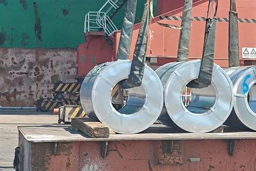 200 টন কোল্ড রোল্ড কার্বন ইস্পাত কয়েল রপ্তানির জন্য সফলভাবে বন্দর কার্যক্রম ...